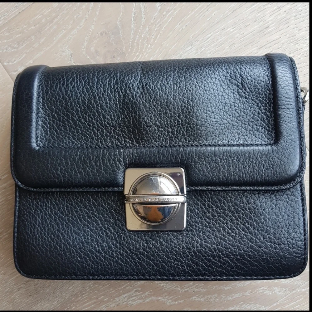 Marc by Marc Jacobs TOP SCHOOLY pebble LEATHER MESSENGER CROSSBODY BAG Black